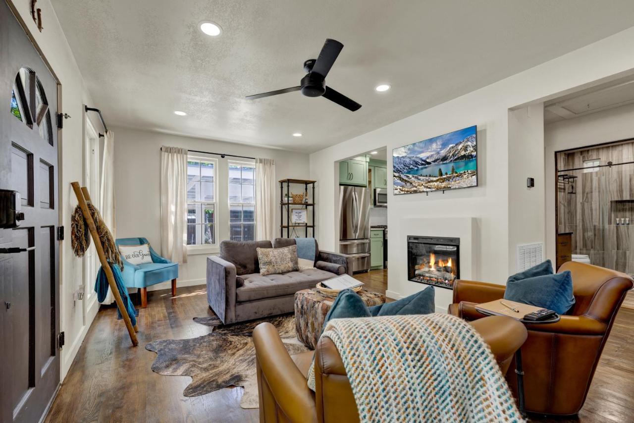 Southern Charm - Near Main With Hot Tub Fredericksburg Exterior photo